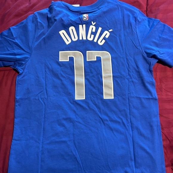 Luka Doncic Dallas Mavericks Nike Icon 2022/23 Name & Number T-Shirt - Blue - Picture 4 of 4